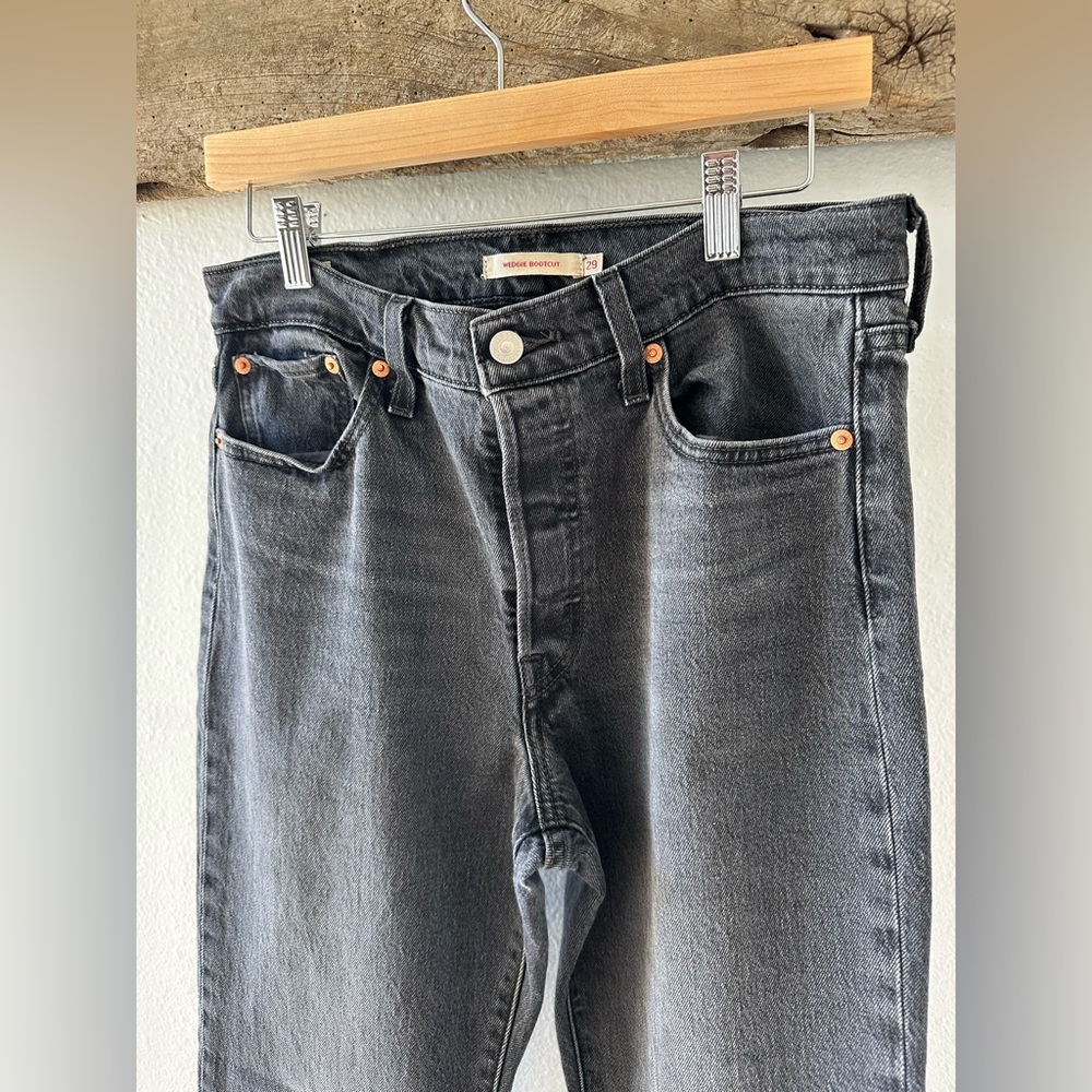 LEVIS WEDGIE BOOTCUT SIZE 29 - Picture 3 of 4
